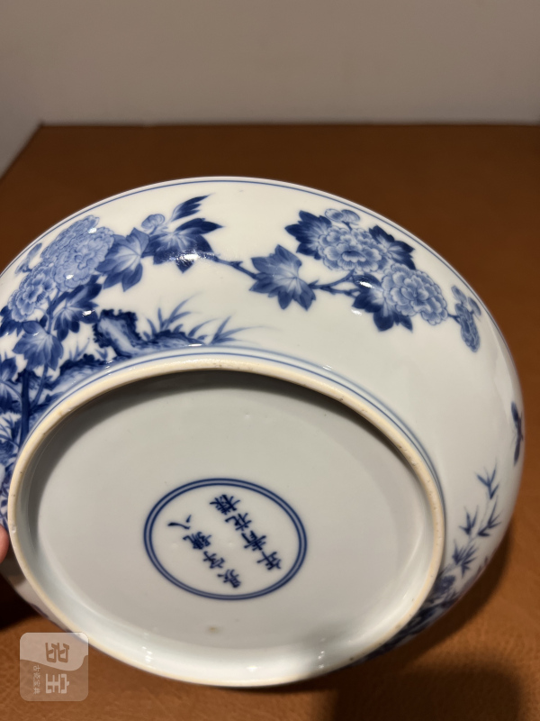 清雍正 青花牡丹花蝶纹盘 - 图9